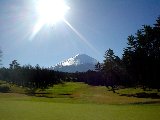 クラブハウスから見た1番ホール